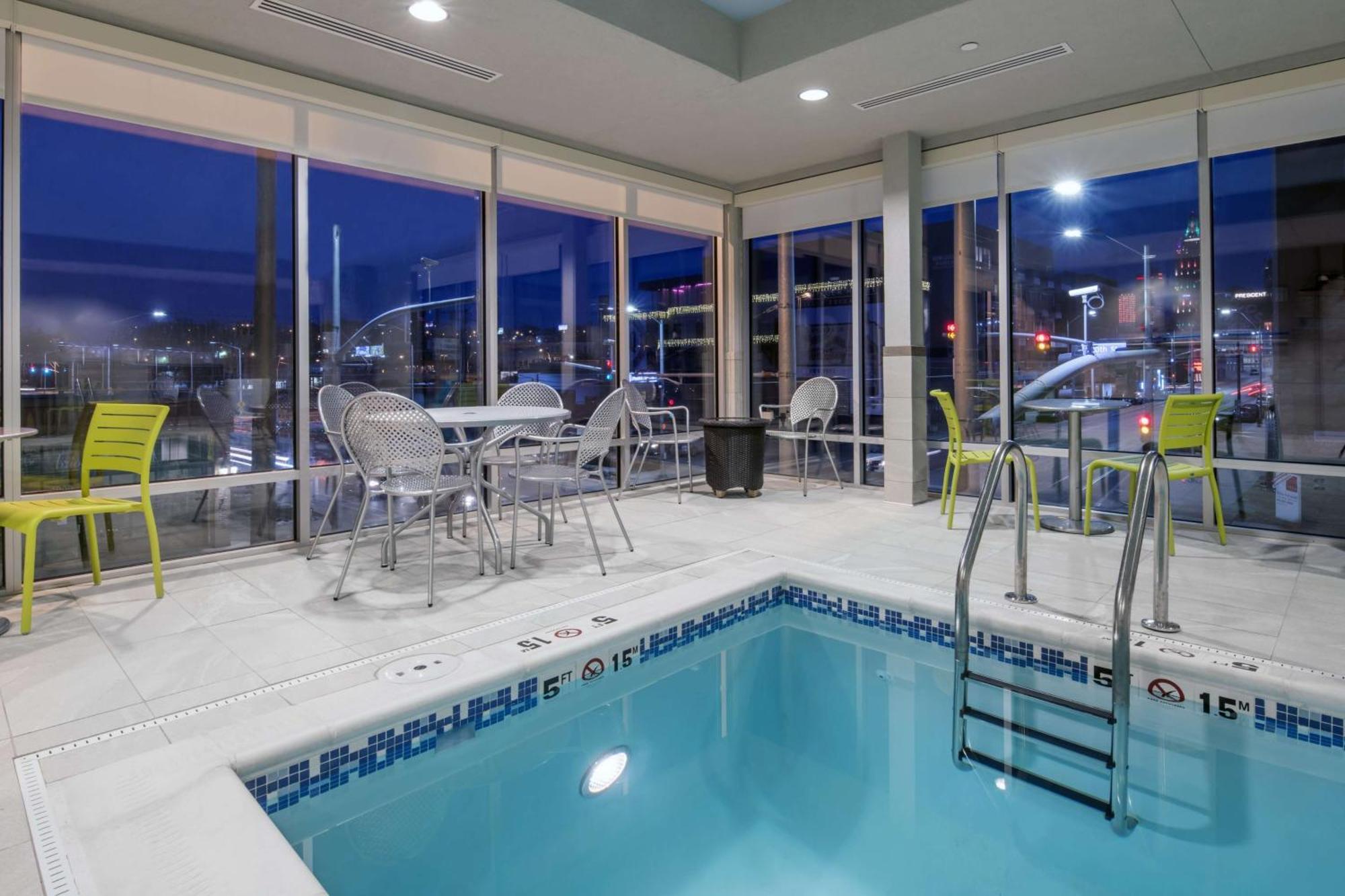Home2 Suites Kansas City Downtown Екстер'єр фото